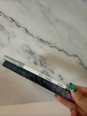 Urban Decay White Eyeliner Pencil - Hemp Milk